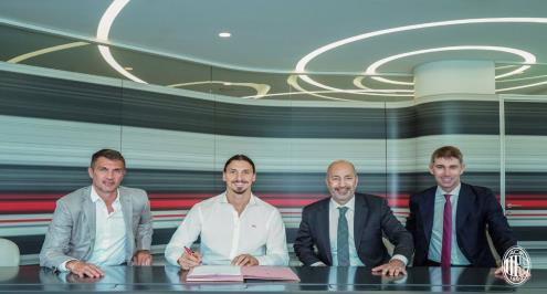 رسميا.. إبراهيموفيتش يجدد تعاقده مع ميلان